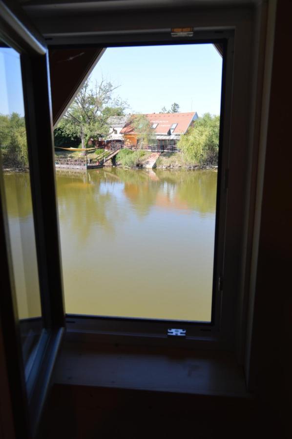 Intertranscoop Lake House Vamosszabadi Экстерьер фото