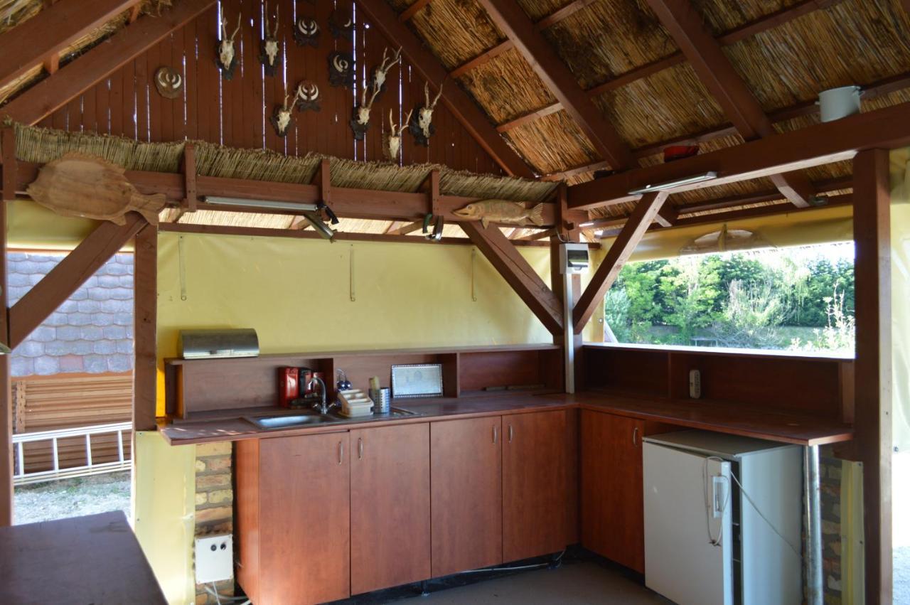 Intertranscoop Lake House Vamosszabadi Экстерьер фото