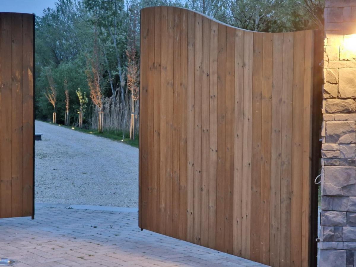 Intertranscoop Lake House Vamosszabadi Экстерьер фото